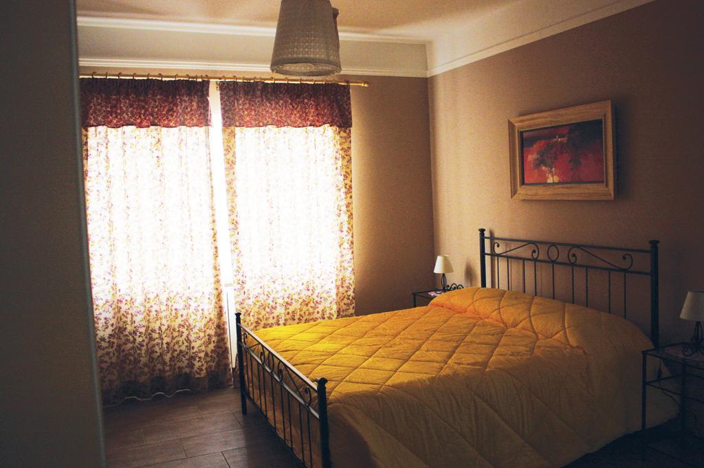 Oasi Di Francesca B&B Pontinia Phòng bức ảnh