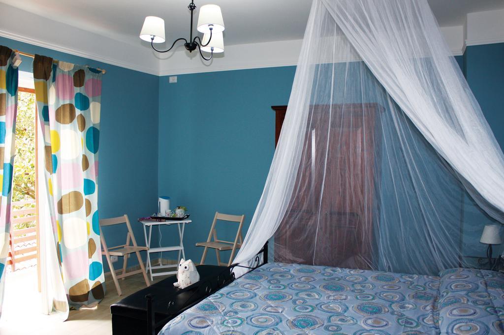Oasi Di Francesca B&B Pontinia Phòng bức ảnh